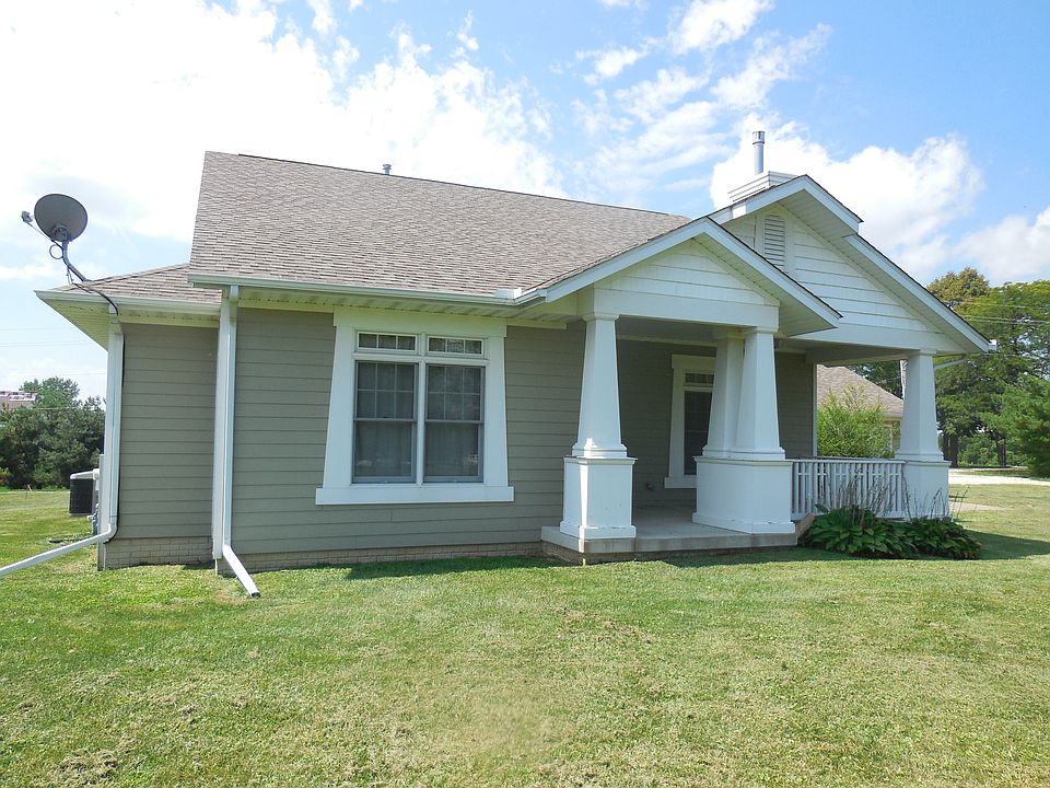 2nd image of 2941 N Zenith Ave