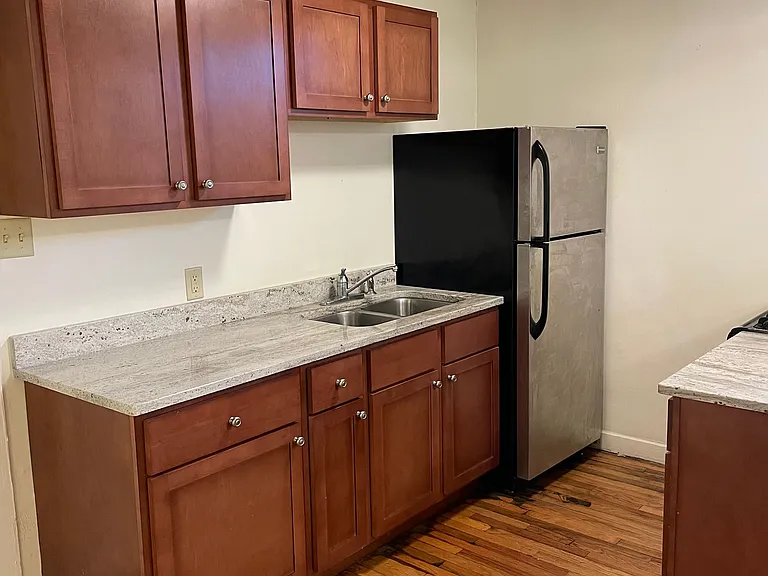St. Clair Apartments — Photo 17