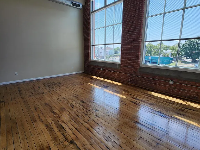 Riverbank Lofts — Photo 35