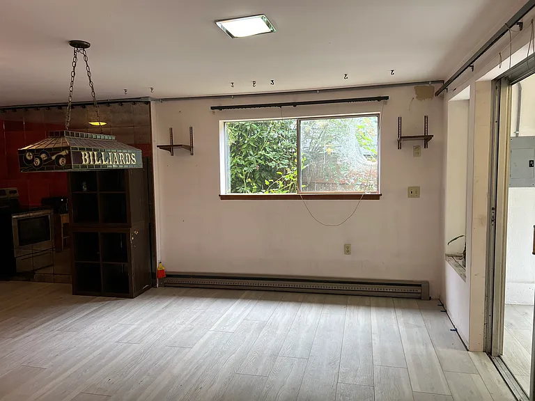 3527 Shattuck Ave S — Photo 35