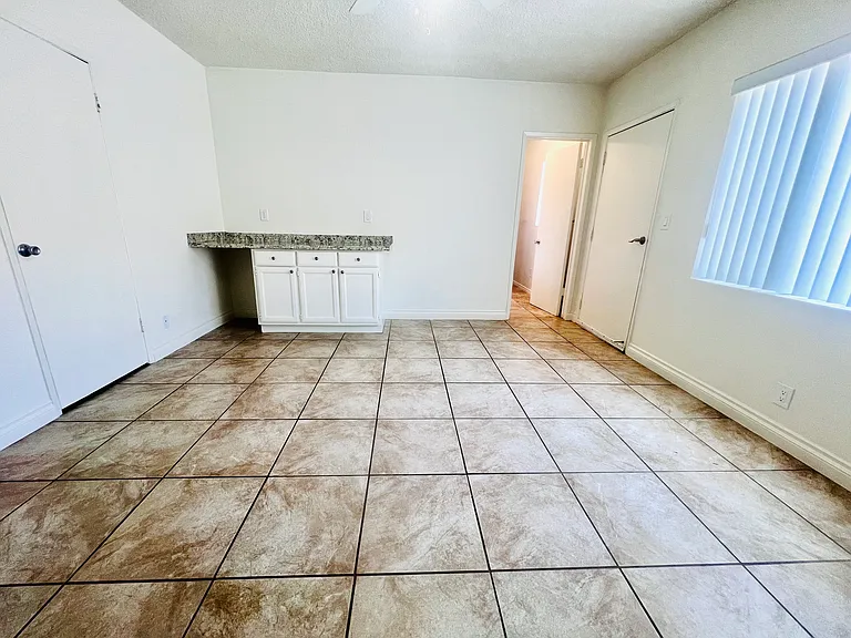 3737 Midvale Ave #3A — Photo 2