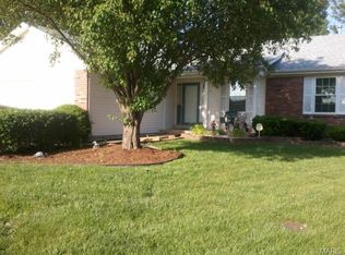 1015 Pincay Ct, Florissant, MO 63034