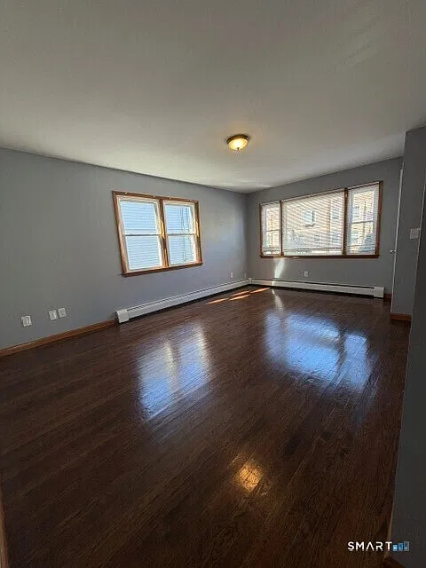 3 bed, 1.5 bath, 2632 sqft, $2,495 — Photo 2
