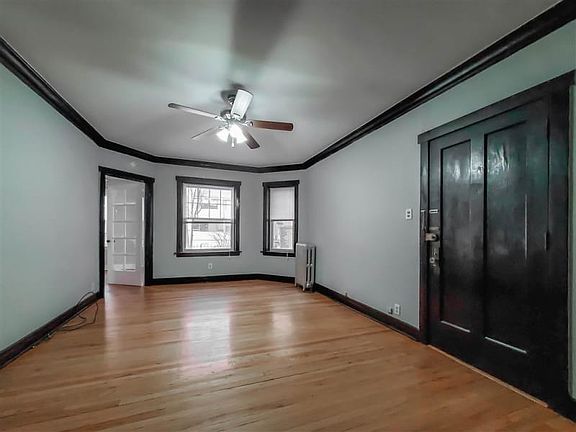 3rd image of 2600 W Montrose Ave #2/1