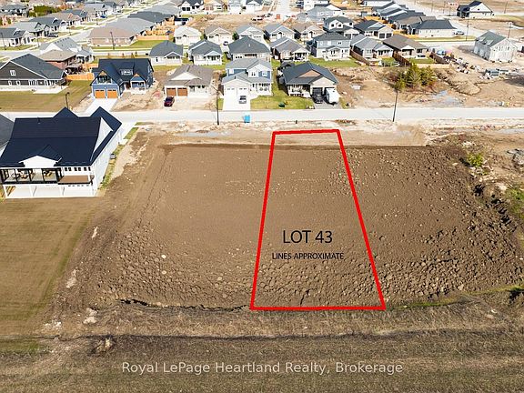 4th image of 472 Coast Dr