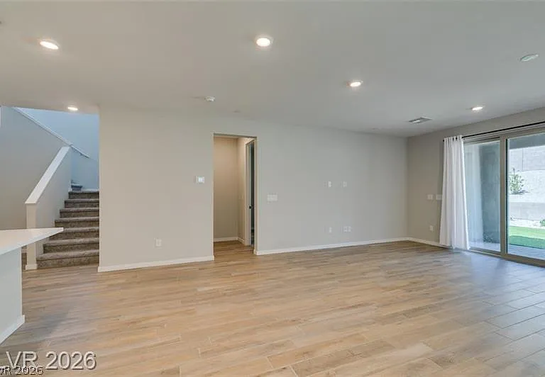 109 Medianoche St — Photo 10