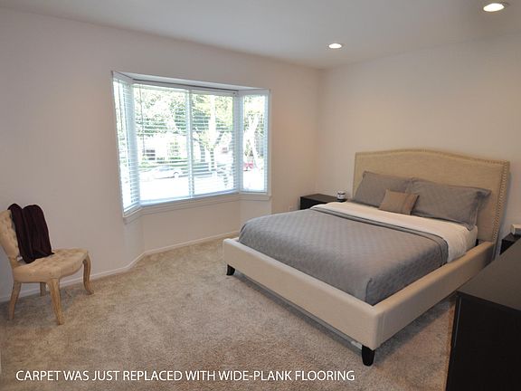 5th image of 546 N Marengo Ave APT 1
