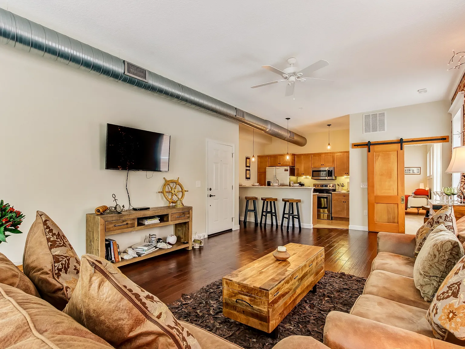 115 West 2nd Street - 2 — Photo 3