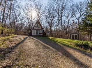 110 Indian Hills Dr, Putnam, IL