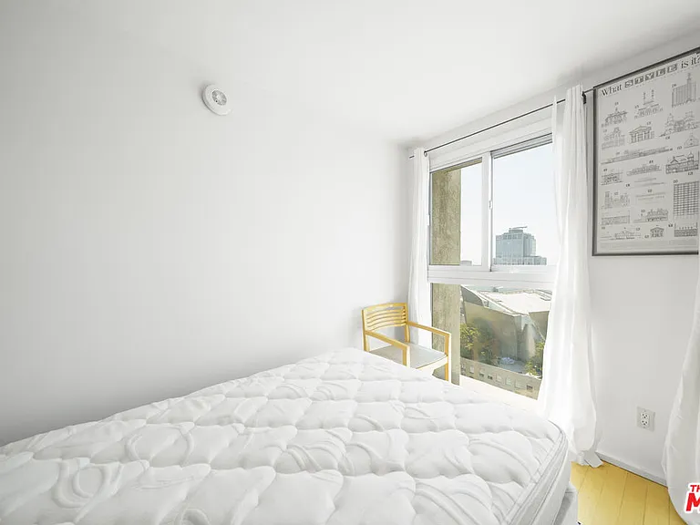 800 W 1st St #2104 — Photo 11