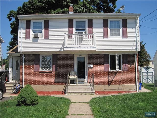 1st image of 461 Van Bussum Ave