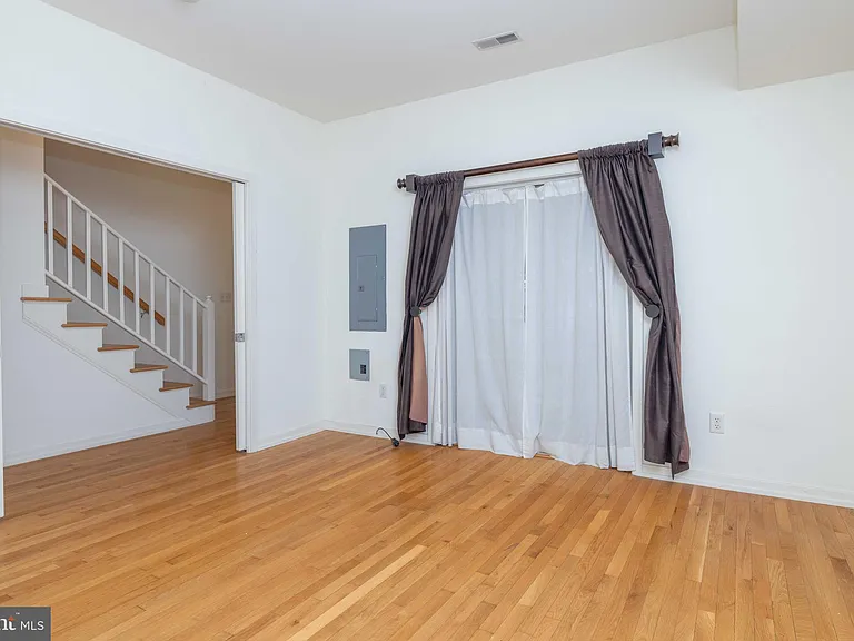 156 Christina Landing Dr — Photo 9