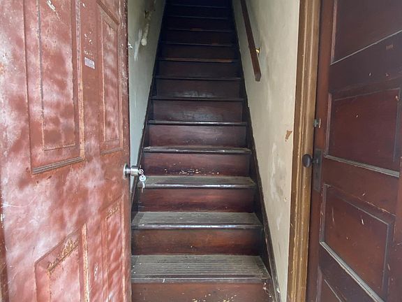 3rd image of 2209 W 85th St Unit 2