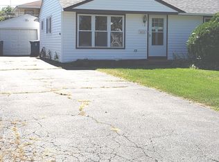 4111 W 90th St, Hometown, IL