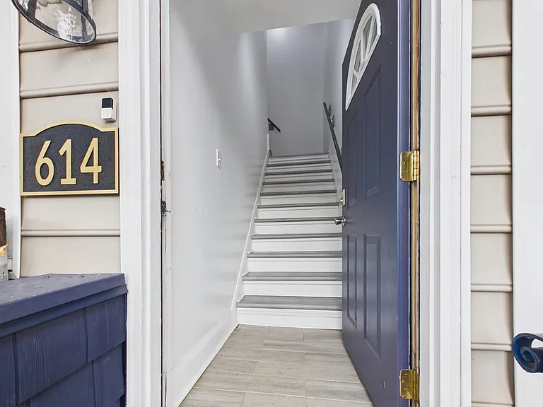 614 N Front St — Photo 4