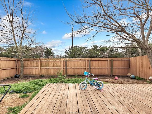 5th image of 3600/3602 Hollyhock St