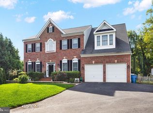 7216 White House Dr, Springfield, VA 22153