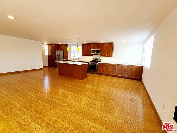 4th image of 632 Santa Clara Ave APT D