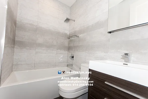 Rented by EXR | media 52