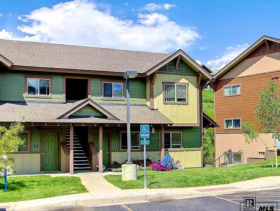 1st image of 1315 Hilltop Parkway Top Floor-on right