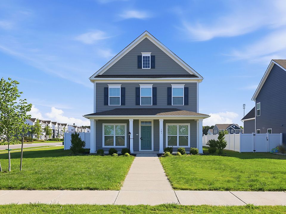 1st image of 101 Iris Cir