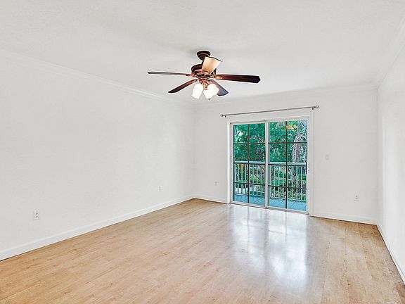 5th image of 151 NE 16th Ave APT 271