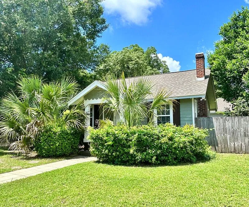 2 bed, 1.5 bath, 950 sqft, $1,800 — Photo 1