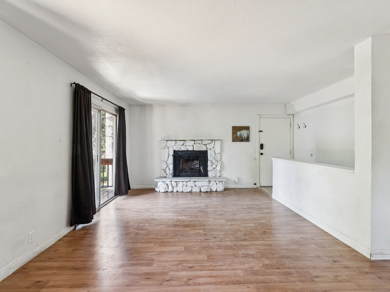 3 bed, 1200 sqft, $2,150 — Photo 3