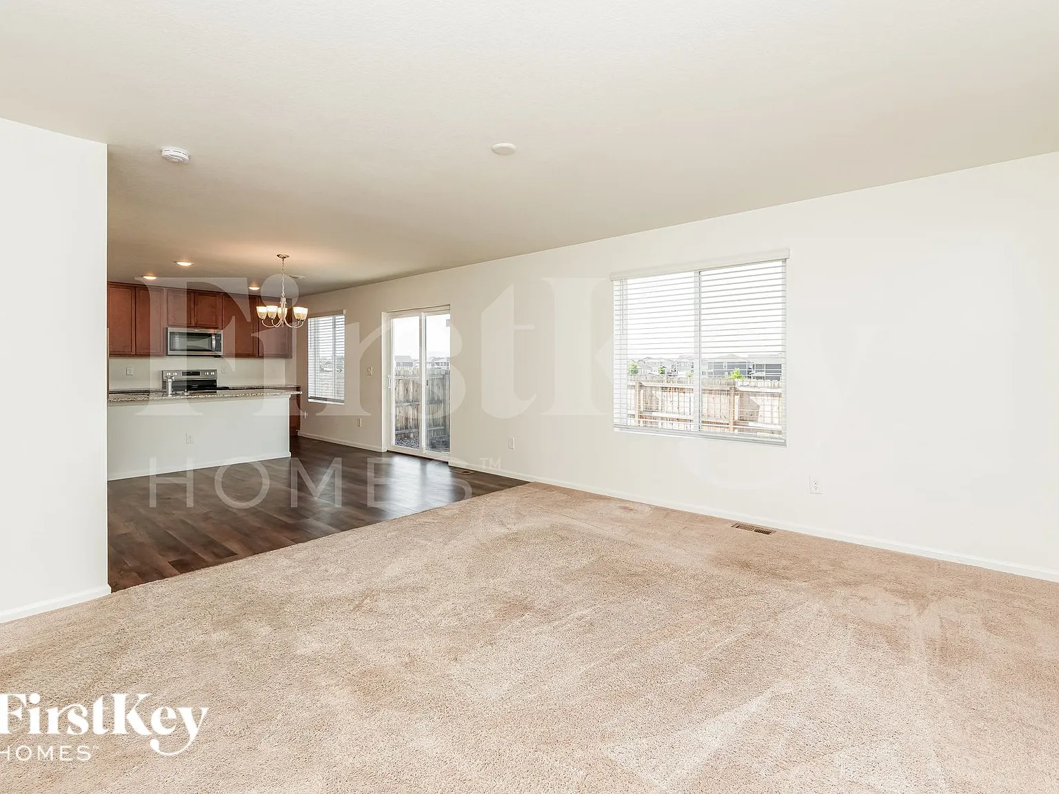 3 bed, 2.5 bath, 1383 sqft, $2,460 — Photo 2