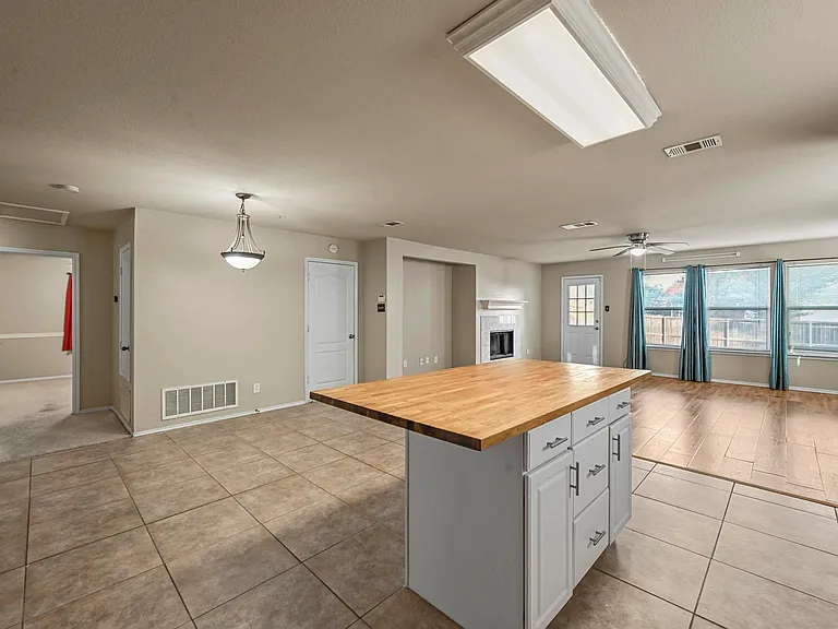 12482 Shepherds Hill Ln — Photo 12