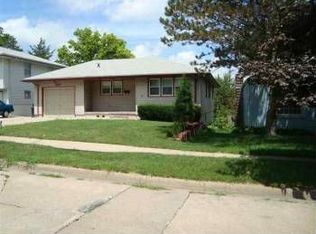 6628 Wirt St, Omaha, NE 68104