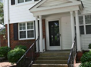 9152 N Swan Cir, Saint Louis, MO 63144