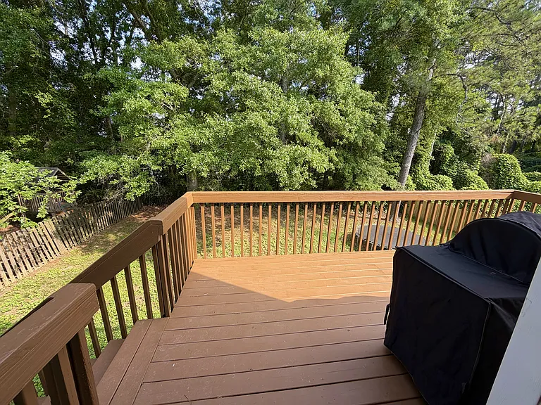 1050 Chapel Hill Dr — Photo 7