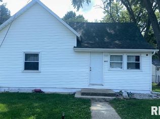 605 E 4th St, Glasford, IL 61533