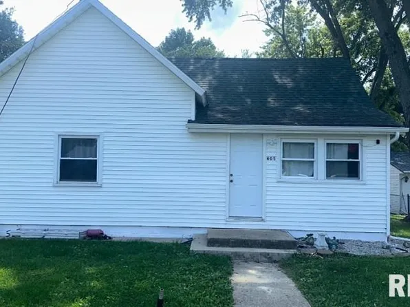 605 E 4th St, Glasford, IL 61533