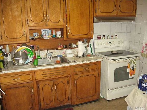 4th image of 262 Balchen St