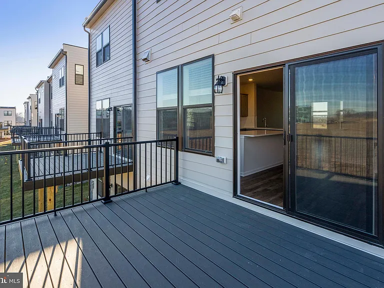 462 Tiller St — Photo 34