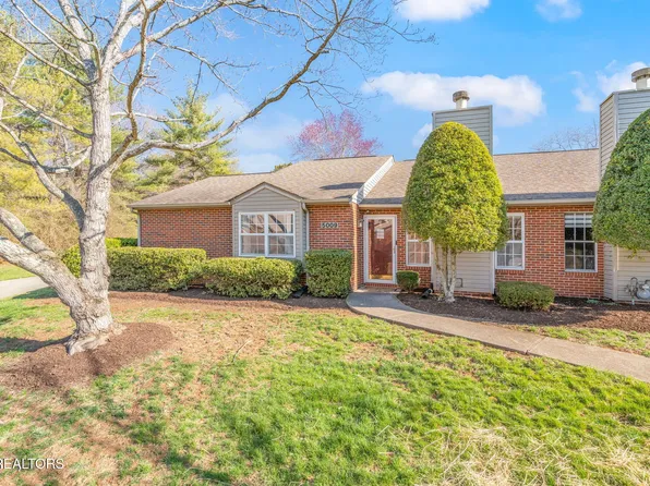 5009 Griffins Gate Ln, Knoxville, TN 37912