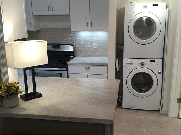 4th image of 3827 Chatham Ct