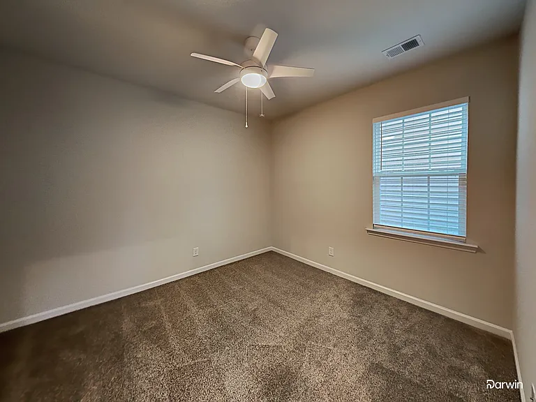 701 Redbud Ln — Photo 24