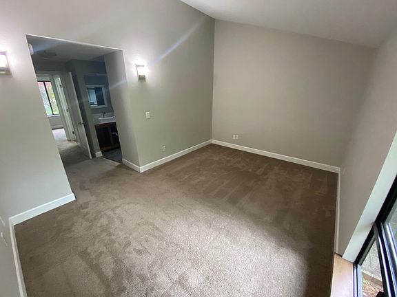 5th image of 11914 NE 67th Pl