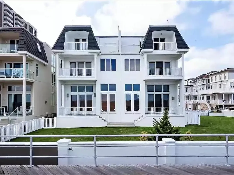 4501 Boardwalk #B