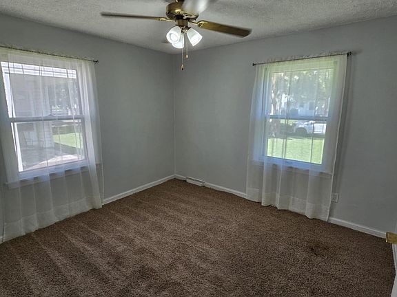 3rd image of 504 E Claflin Ave