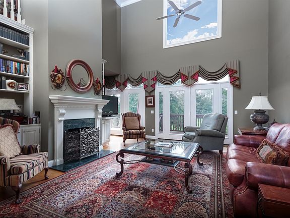 4th image of 687 Mint Hill Ln