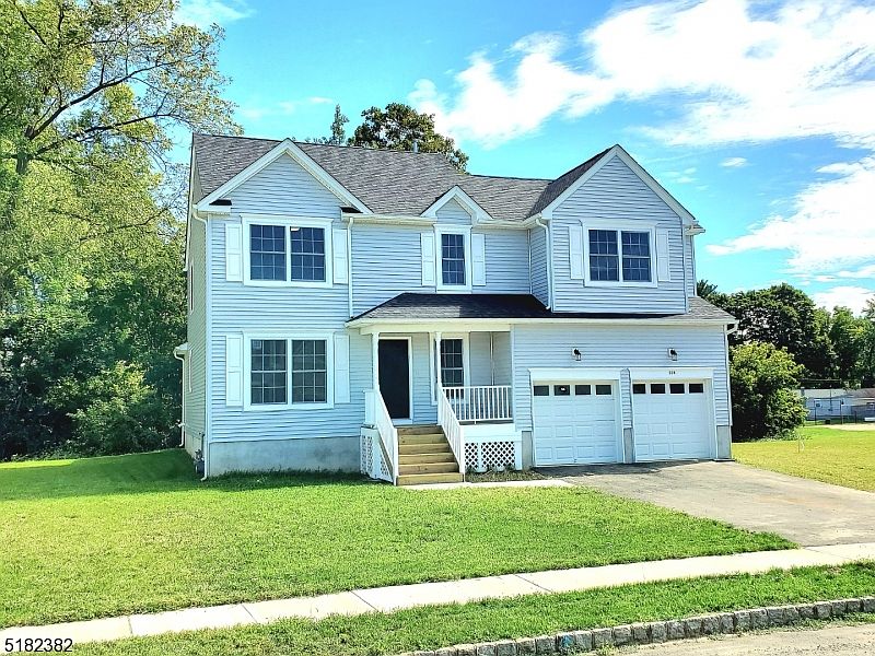 1st image of 514 Parkwood Ct