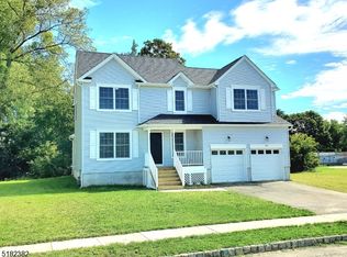 514 Parkwood Ct, Phillipsburg, NJ 08865