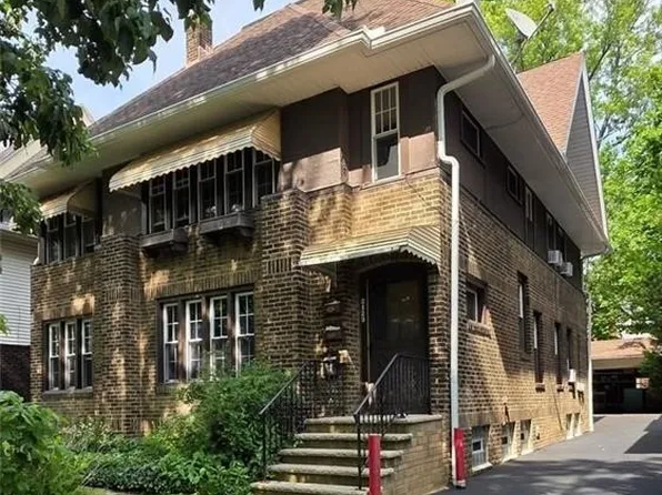 2123 Stillman Rd, Cleveland Heights, OH 44118