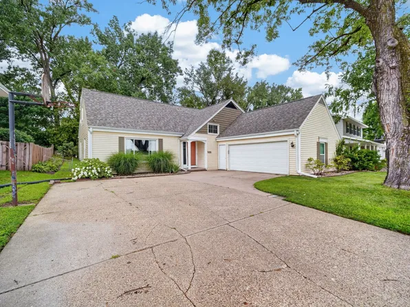 1510 NW 96th St, Clive, IA 50325