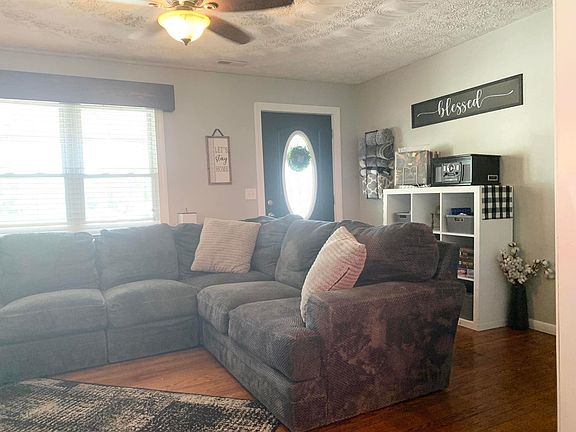 3rd image of 5609 Small Blvd