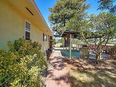 5th image of 16950 Evergreen Dr
